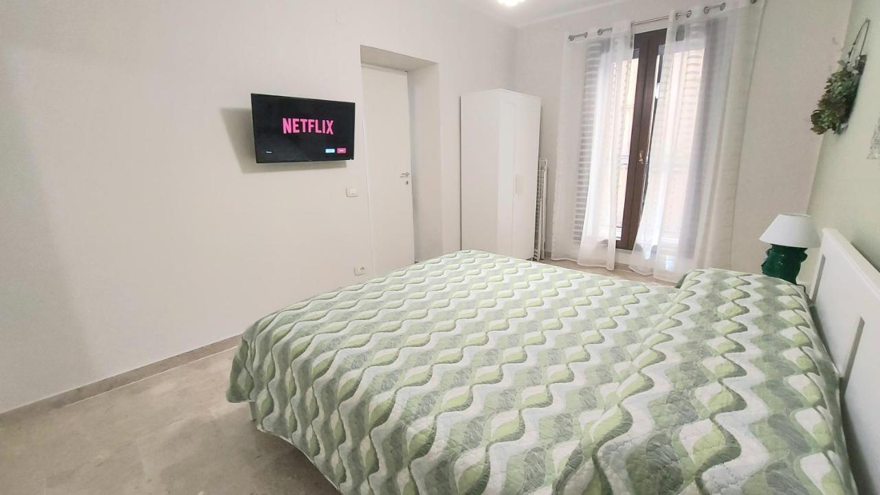 Apartamento In Pieno Centro I Mori E Le Dame *